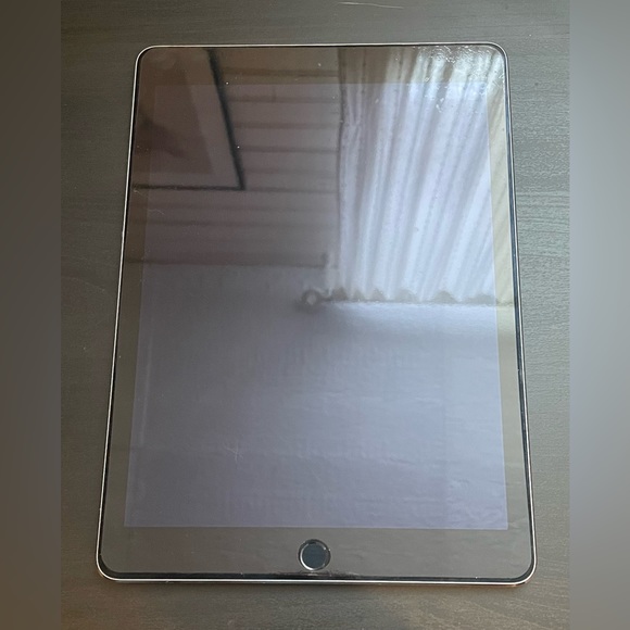 Ipad Air 2nd Gen. - Picture 2 of 2